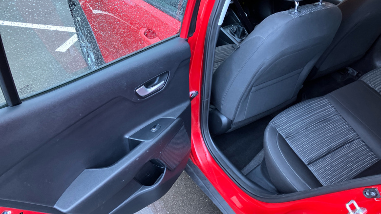 Kia Stonic 1.4 MPi 2 5dr Petrol Estate